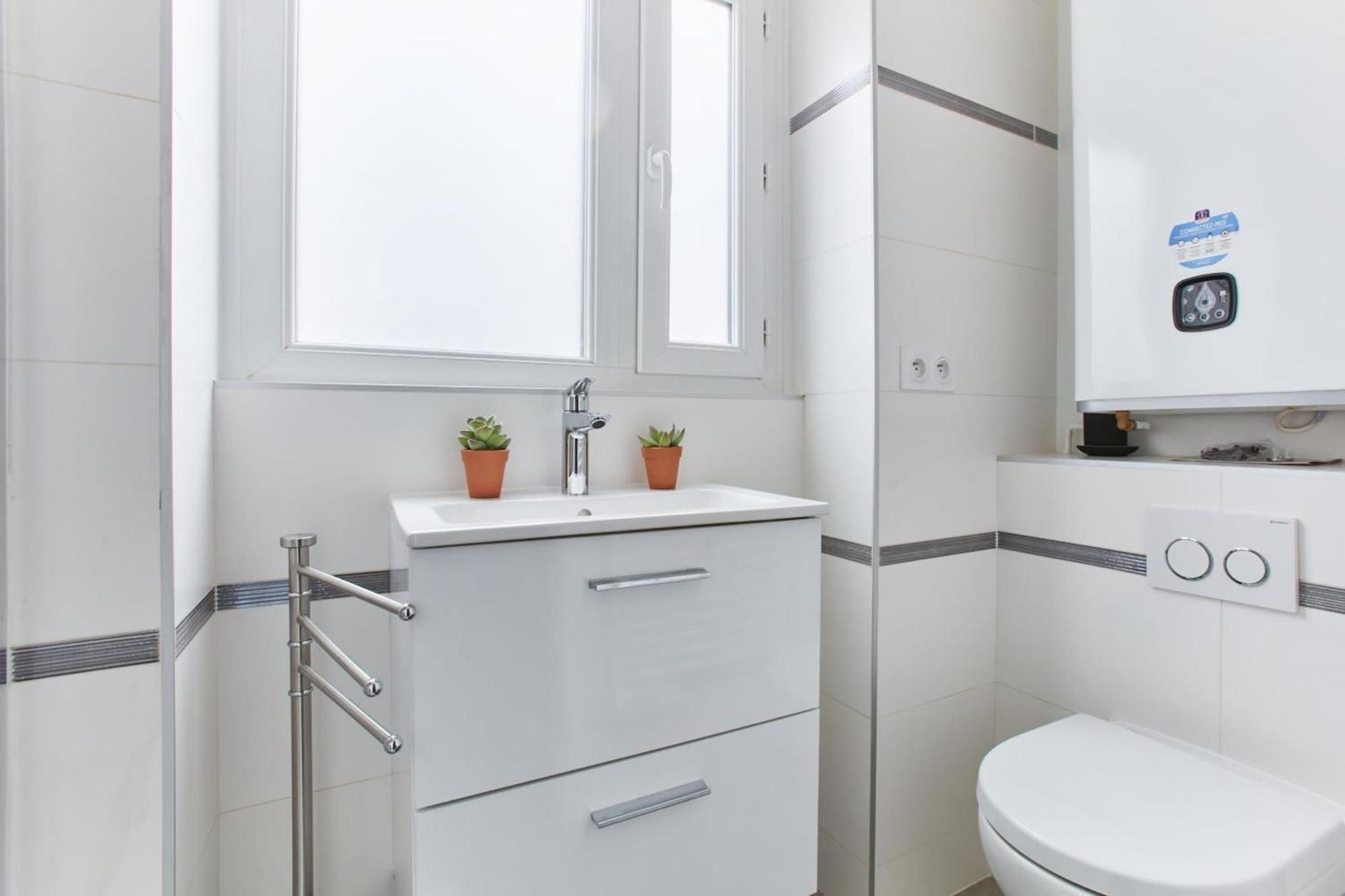 Montmartre & Sacre-Coeur Basilica - 1Br - Cityapartmentstay Paris Dış mekan fotoğraf